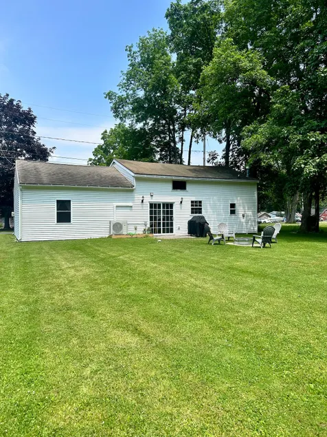 Charming Oneida Lake Cottage - Image 1