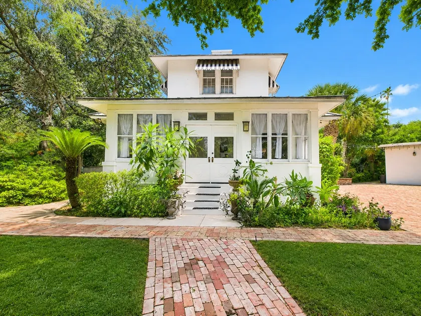 The Bryan House: King Bed|Gardens|Pet Friendly - Image 1