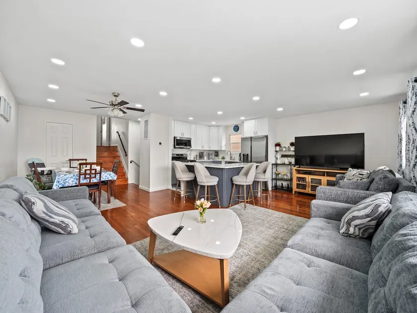 Renovated | World Cup l Free Parking | NYC - Image 1