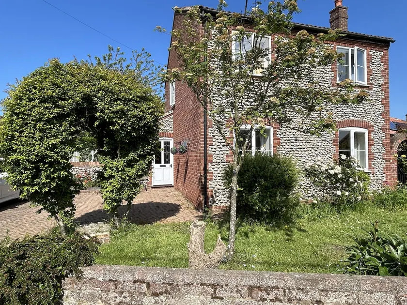 Halcyon House - Image 1