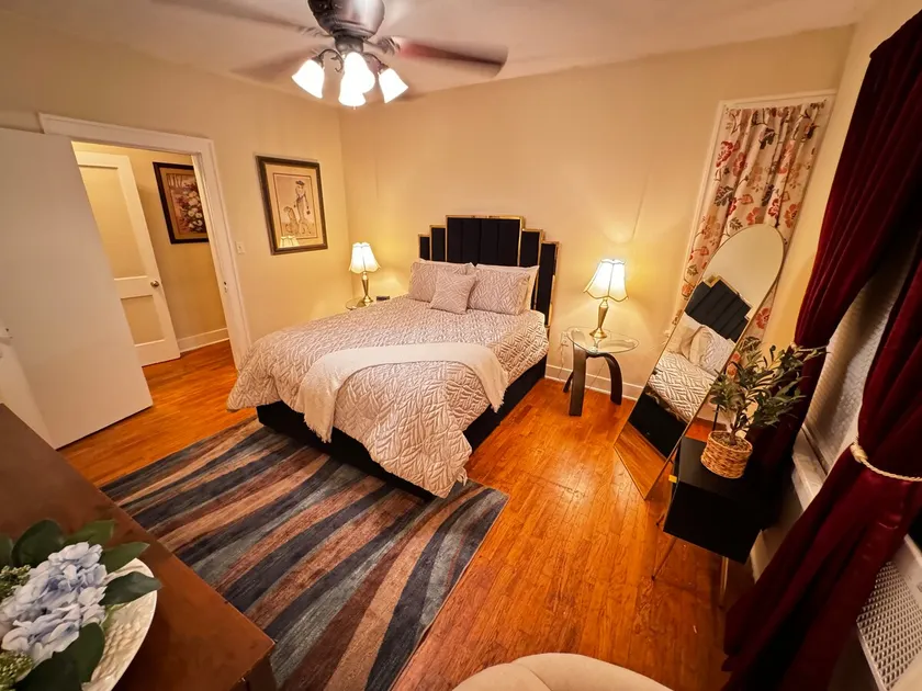 Beautiful 1930s apartment #3 - Image 1