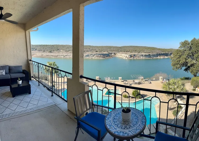 Bella Vista at Island on Lake Travis - Image 1