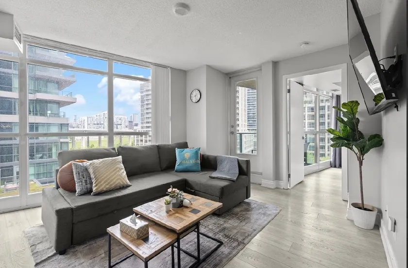 DT 2 BDRM Condo, Modern Spacious - Image 1