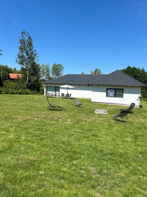 The little house by the river - Image 1