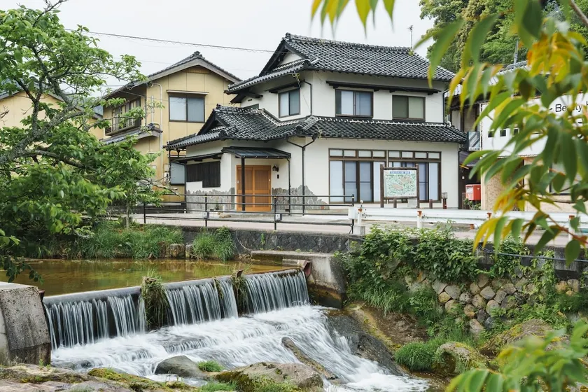 Tamatsukuri Onsen Street's private rental ”Kawa no Tori” - Image 1