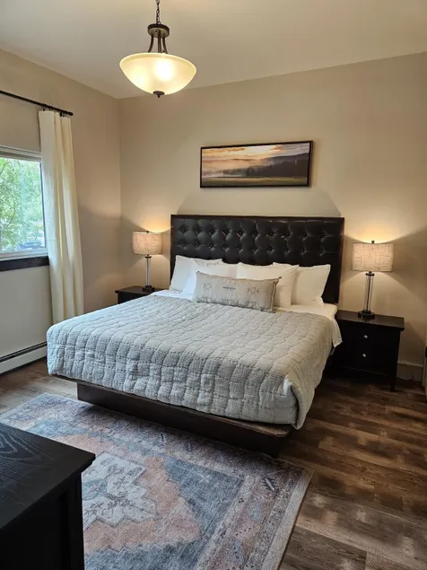 Cozy Mountain Resort! Heated Pool, Free Parking - Image 1