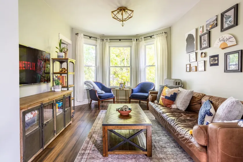 Winter Deals: Live Like an Andersonville Local! - Image 1