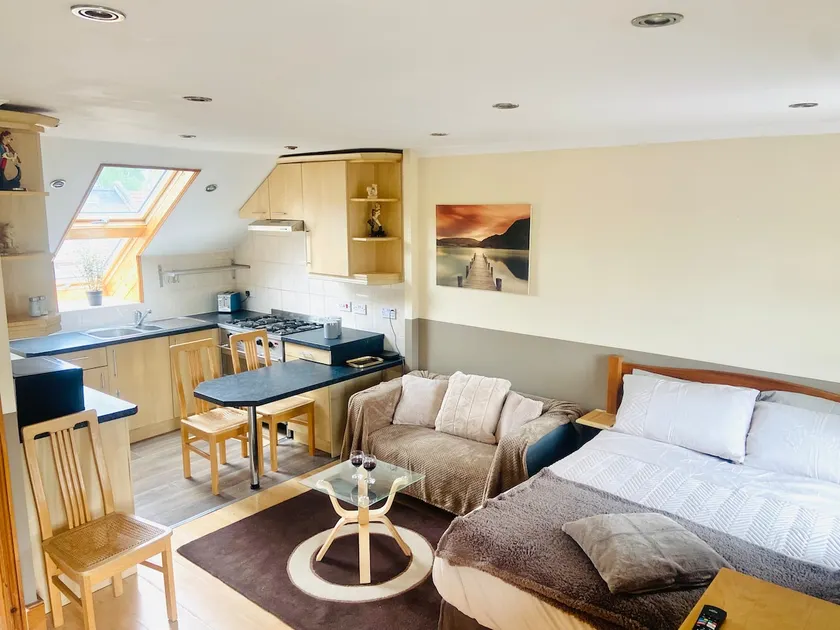 Quaint studio flat in Harrow - Image 1