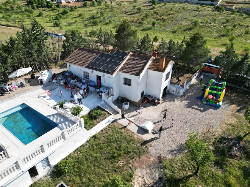 House with a swimming pool, barbecues, porch - Image 1