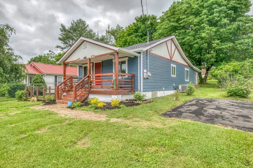 Little Betty Blue cottage - Image 1