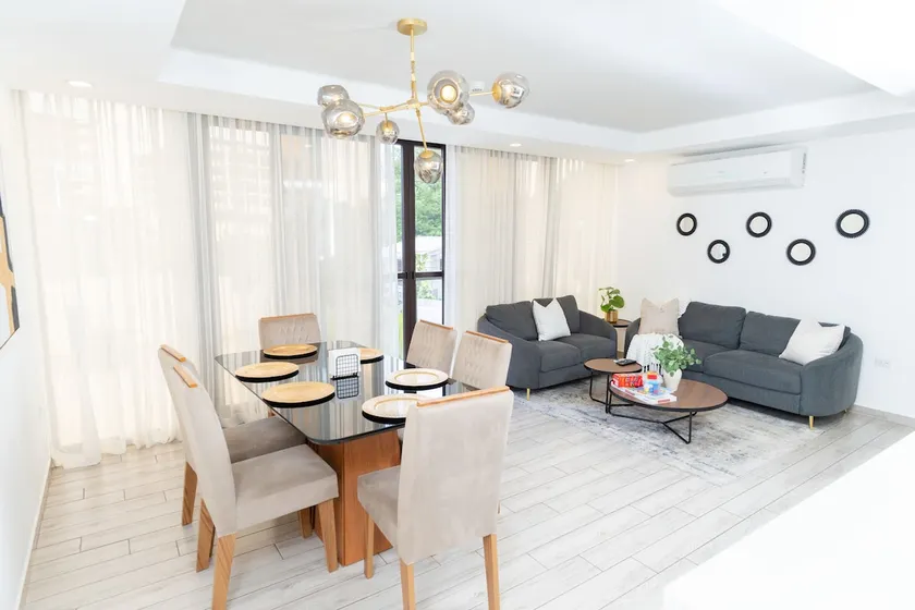 Apartment 122, Modern and Central, Everything Within 5 Minutes, Residenza - Image 1