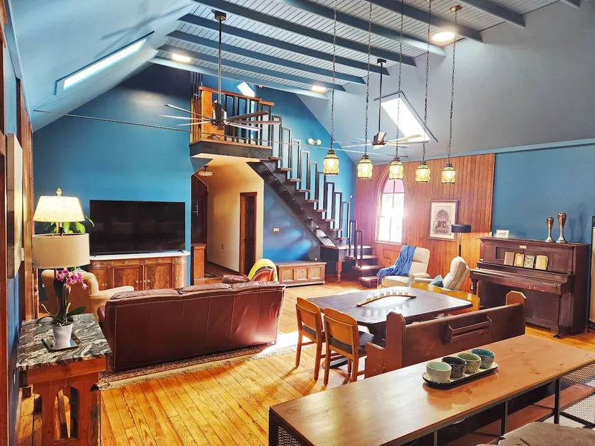 St John's: Divine Stay | 4BR + EV, Firepit, Porch - Image 1
