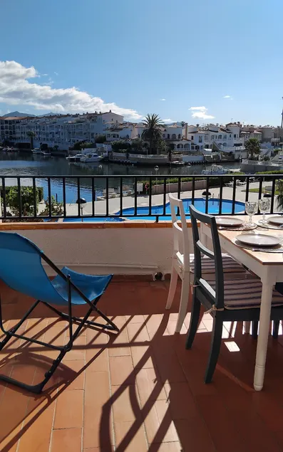 Beautiful view of your pool and the lake - Image 1
