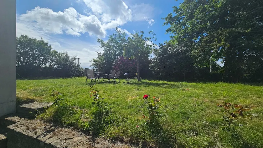 House surrounded by nature with 500 m2 garden - Image 1