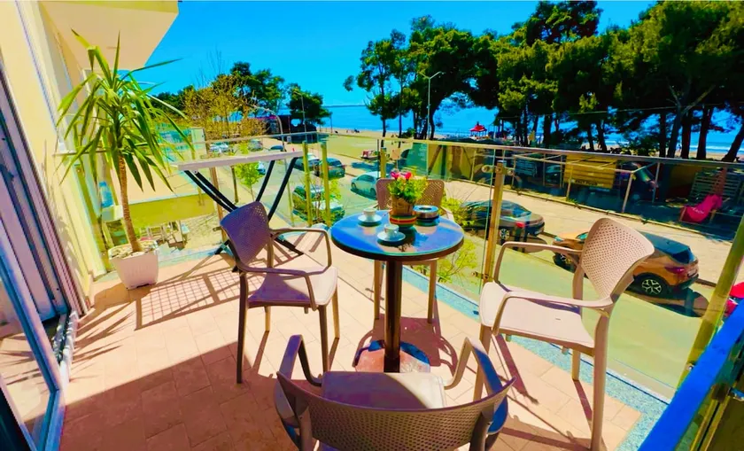 Kings Best Sea View - Image 1