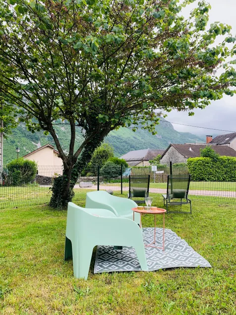 The Unique Suite Pyrenees view-garden-parking-Linens included - Image 1