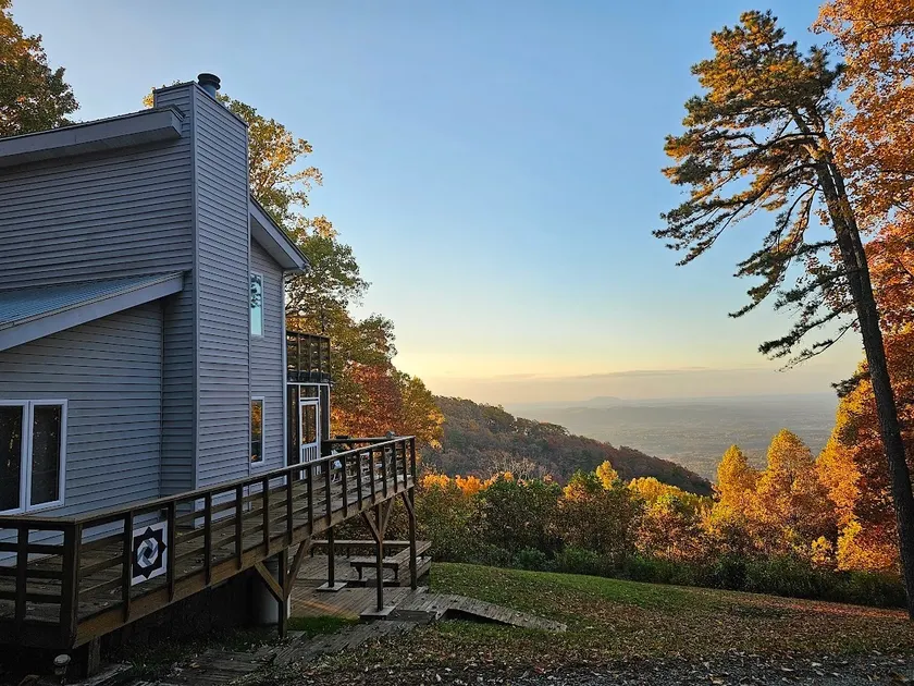 Panoramic Paradise at Groundhog Mountain - Image 1