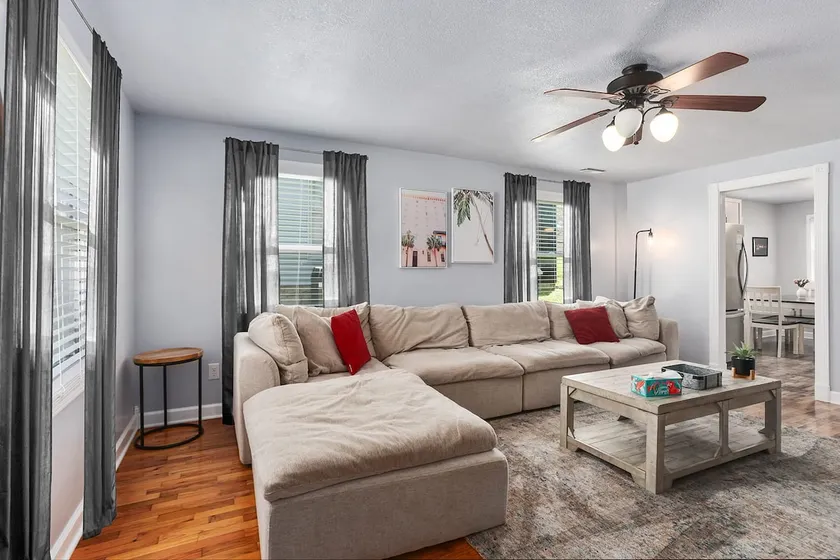 Sleeps 5|King Beds|Comfortable Stay|Warrensburg - Image 1