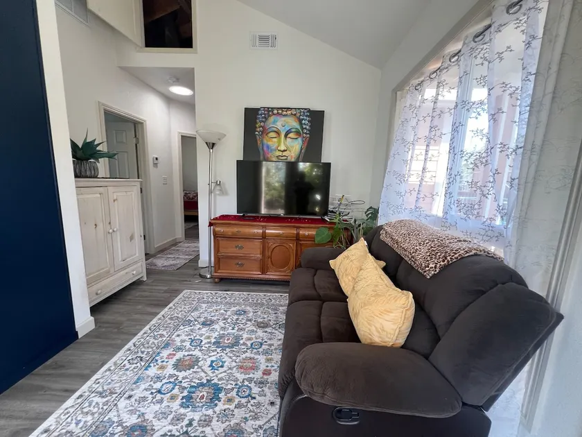 Beautiful cottage 640 SF. The Nest 2 Bedrooms 1 B. - Image 1