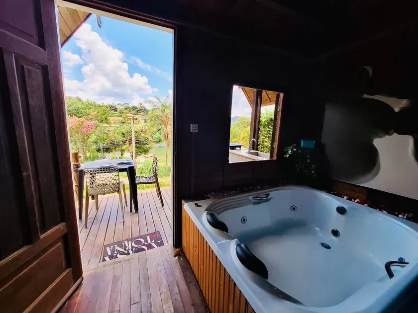 Heated Hot Tub - Fireplace - Netflix - Perfect Combo - Image 1