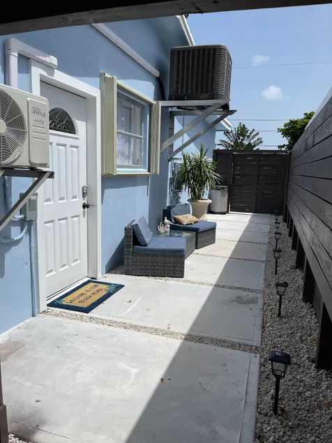 Lovely private studio - Image 1