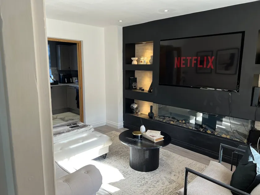 2-BR Home near AO arena, City centre, Old Trafford - Image 1