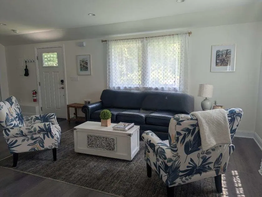 Tranquil Getaway Cottage in Charming, Bethel CT - Image 1