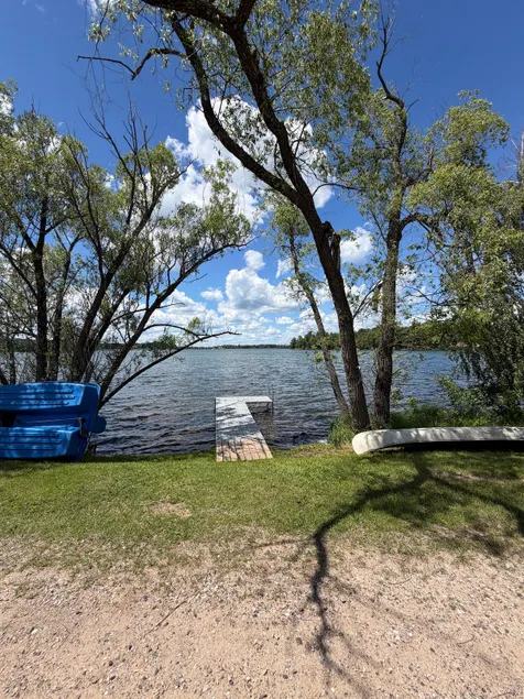 Dragonfly Getaway | Where the lake slows you down - Image 1