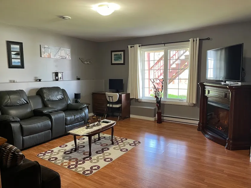 Private and Quiet 2 Bedroom Apartment Gander - Image 1