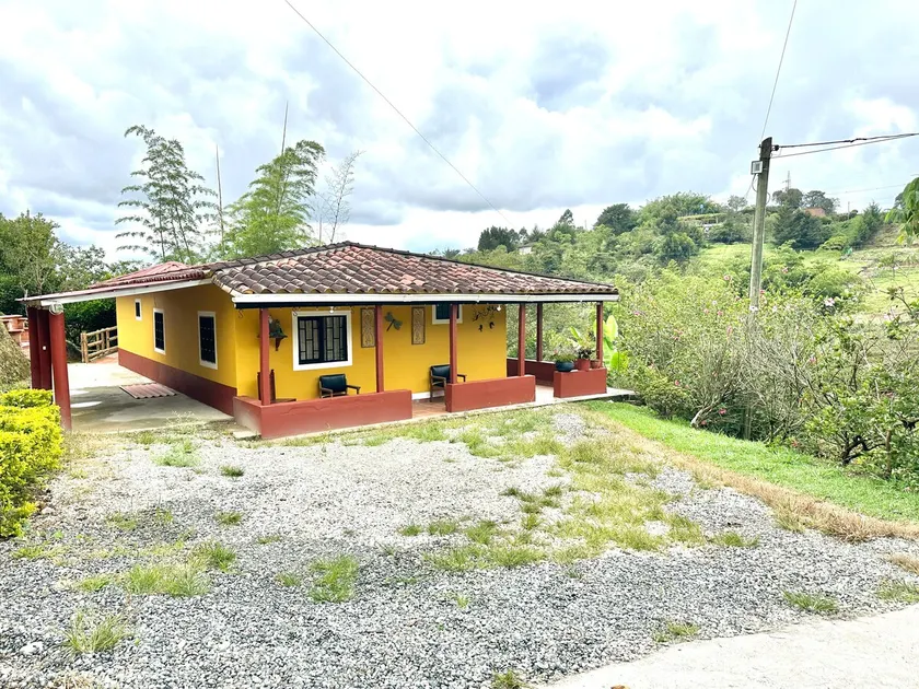 Private country house in Rionegro, easy access - Image 1