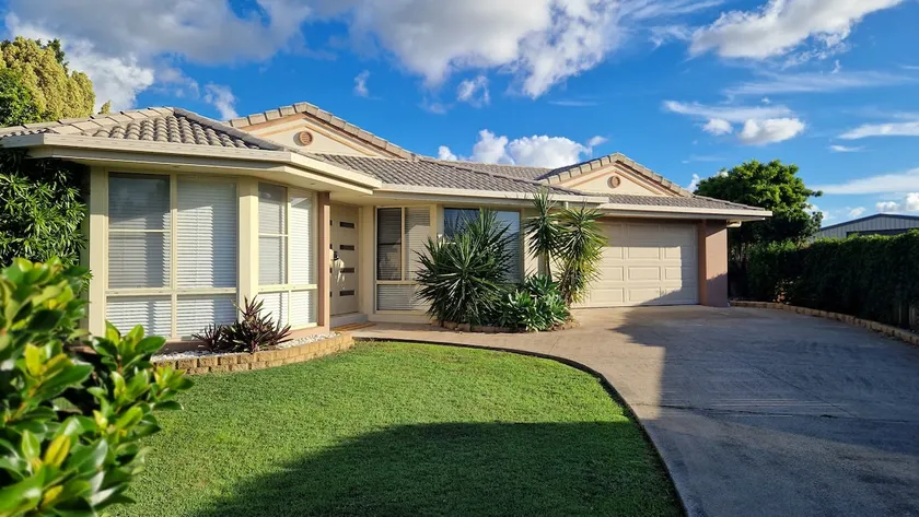 Calahoney - Delightful home with pool - Image 1