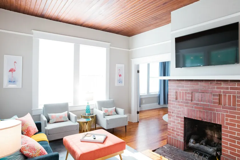 King Loft Retreat | 1BR + Fast WiFi - Image 1
