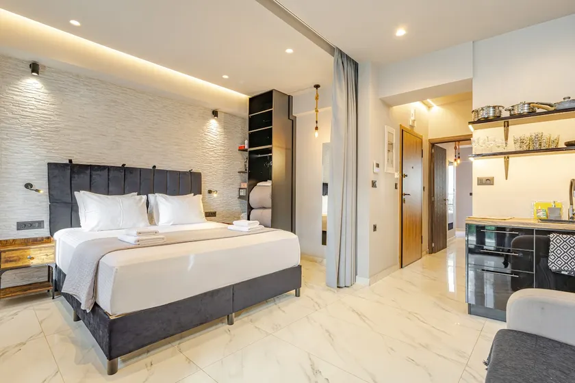 Melina's Luxury 2-Bath Central Apt + Parking 800m - Image 1