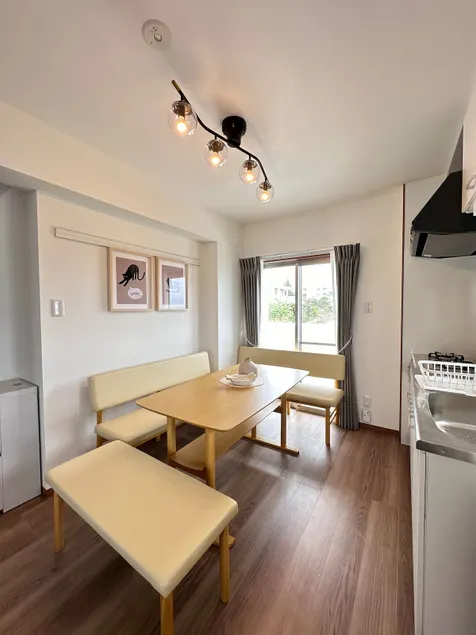 Shallow! 25 minutes by car from the airport, 1 minute walk to the convenience store, 9 minutes walk to Okinawa World, 11 minutes by car to Costco - Image 1