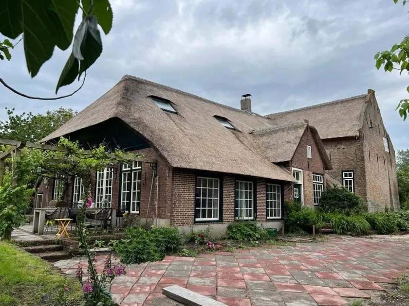 Beautiful farmhouse from 1631 - Image 1