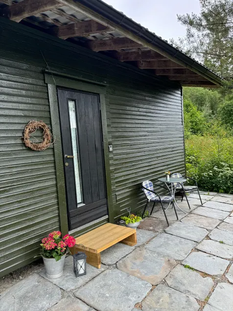Cottage in the countryside - Image 1