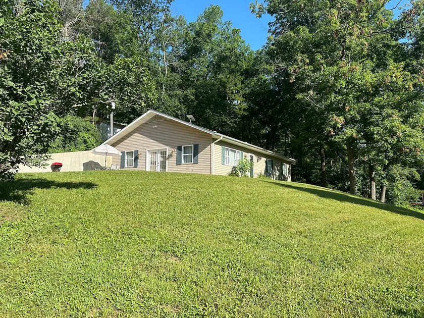 Hill House-2 Miles from Current River & Landing - Image 1