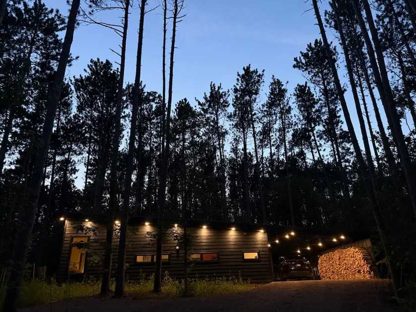 The Raven | Modern Escape To The Woods - Image 1