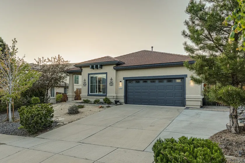 3BR 2BA, MTN view, relaxing yard - Image 1