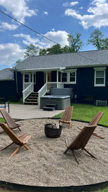 Hocking Cottage with Hot Tub - Image 1
