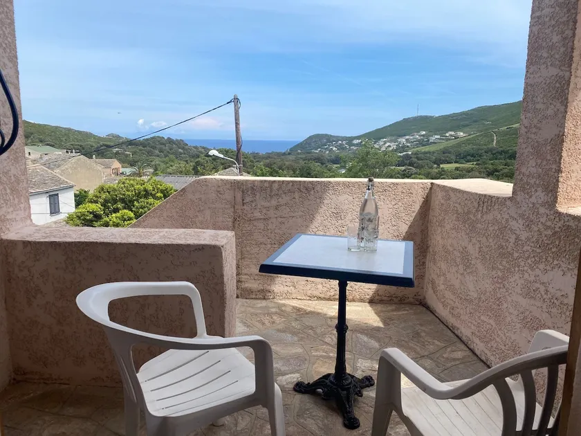 In a picturesque village, sea and mountain view - Image 1