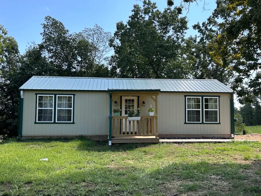 The Longhorn Lodge/ Private deck / Pet Friendly - Image 1