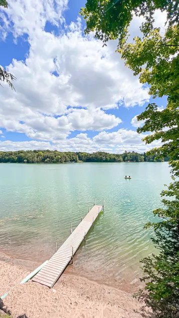 Lakefront Retreat • Beach • Kayaks • Sunsets - Image 1