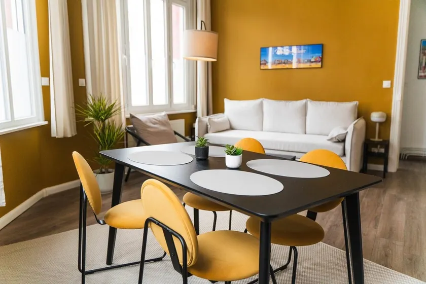 Le Turenne - Cozy 1-bedroom apartment a short walk from Malo Beach - Image 1