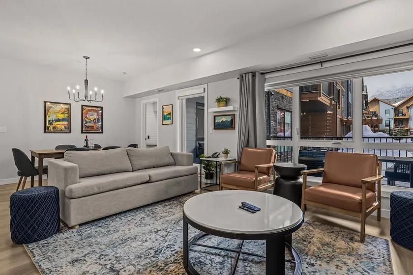 Grotto View 3 Bed/2 Bath 1st Floor-Sleeps 8 - Image 1