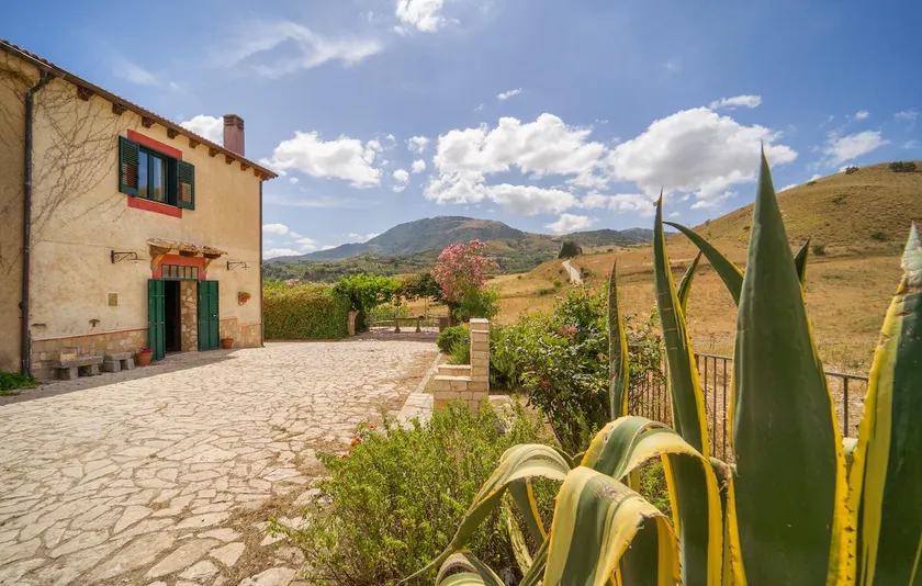 Awesome home in Palazzo Adriano - Image 1