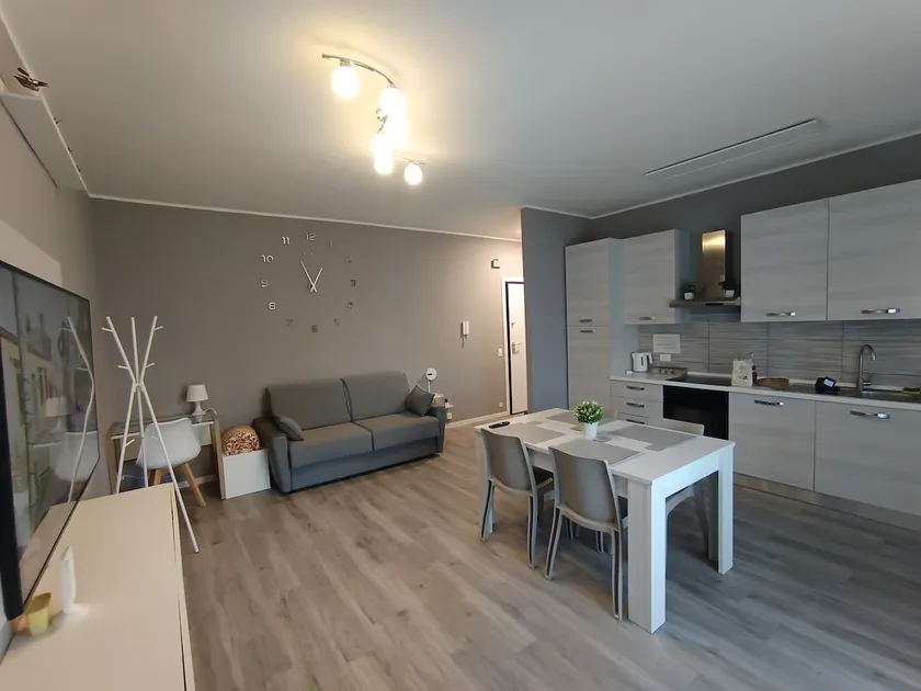 Work & Relax Home - Image 1