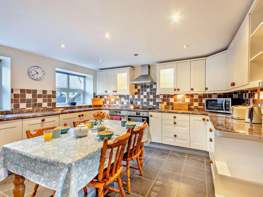 4 Bed in Bishop Auckland oc-93527 - Image 1