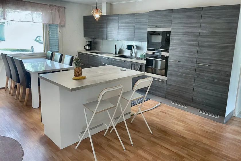 170m² Home by the Iijoki River - Sauna and Parking - Image 1