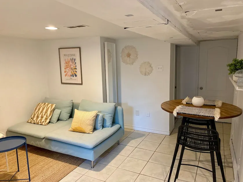 Cozy basement studio apartment- World Cup apartment - Image 1